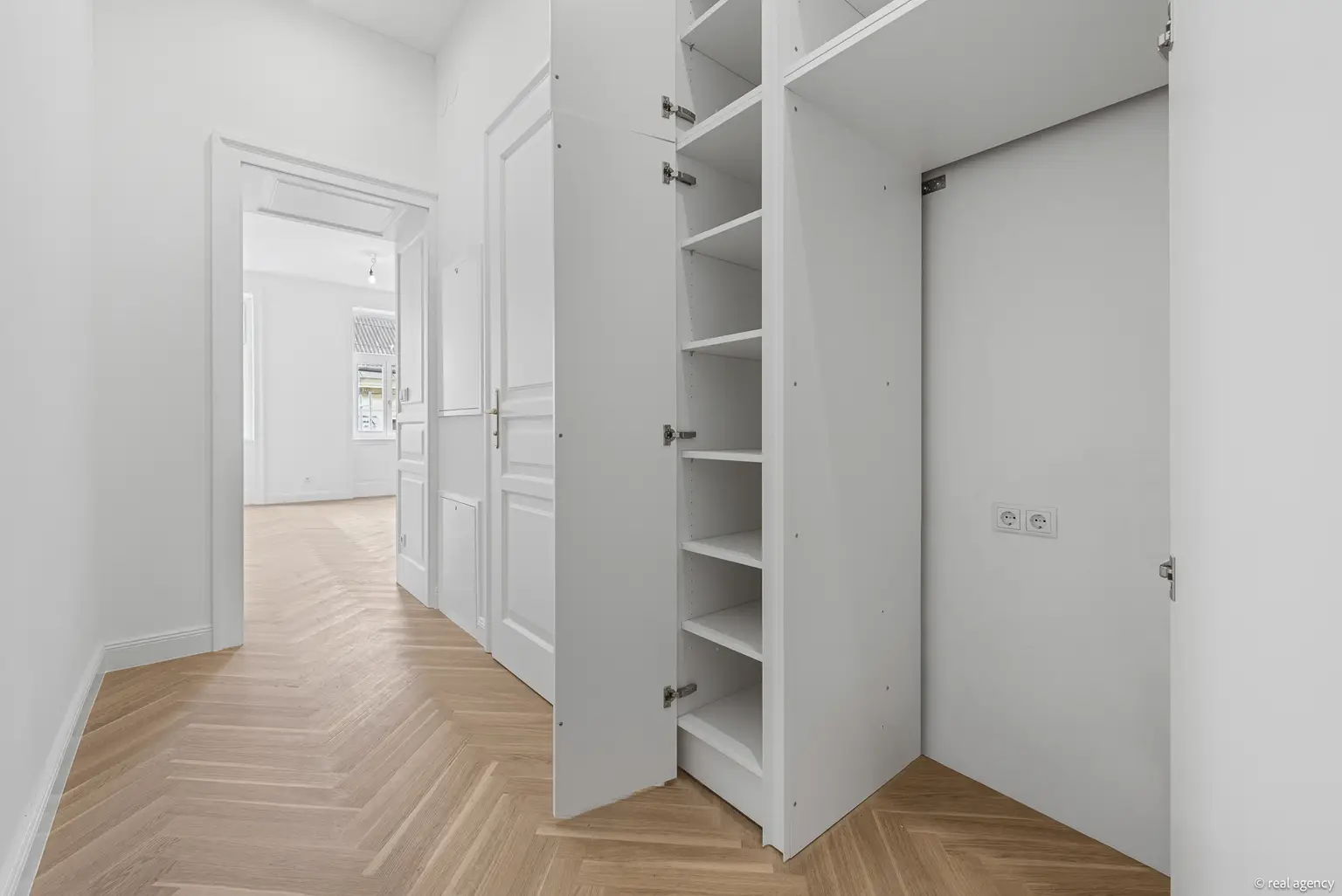 Lichtdurchflutete 2-Zimmer-Wohnung mit Balkon