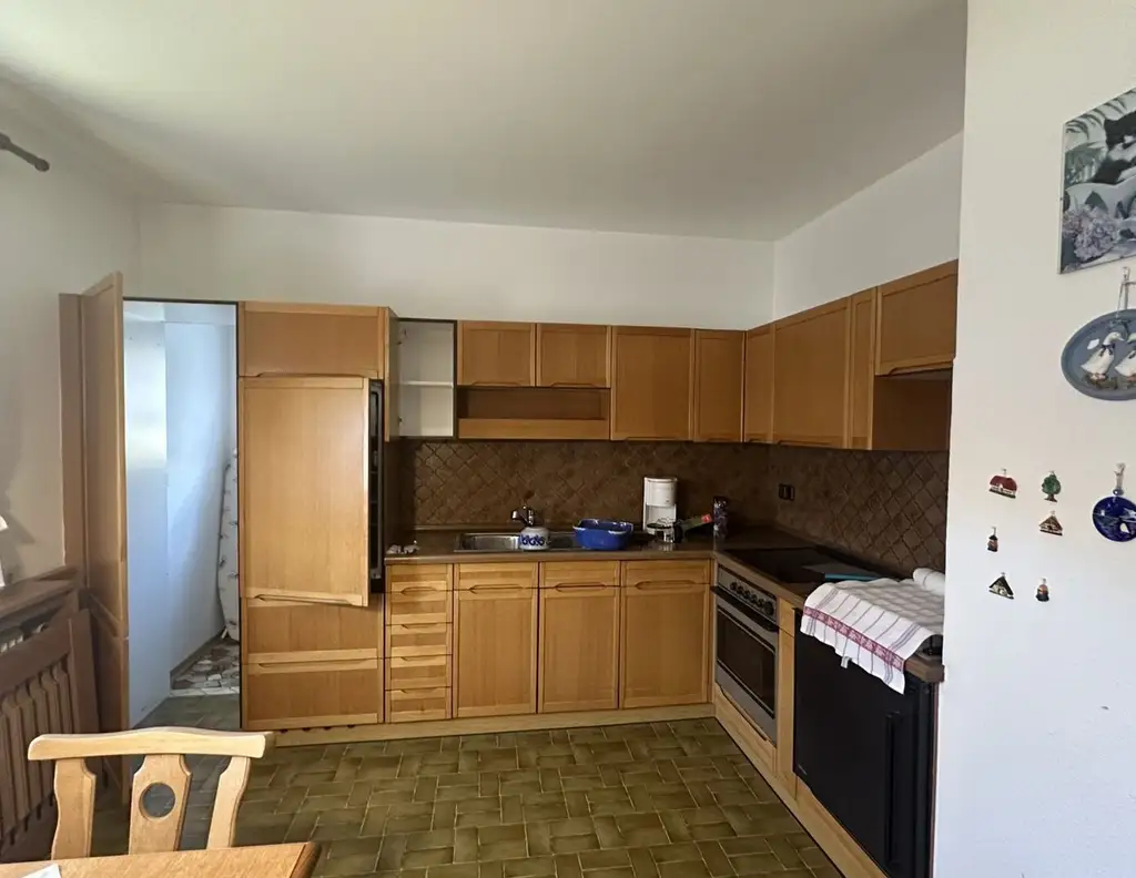 Zweifamilienhaus inkl traumhaftem Baugrundstück mit Fernsicht bis in die Berge