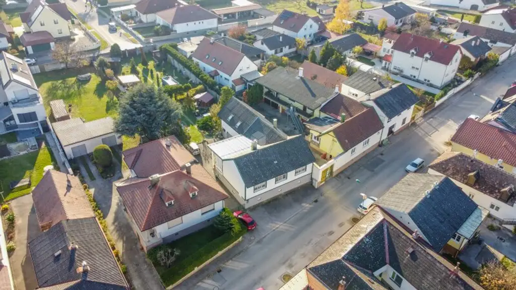 Charmantes Haus mit 2 Wohneinheiten mit Innenhof & Garage – Ruhelage nahe Rust und dem Neusiedler See