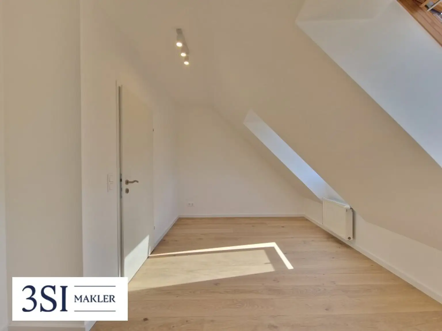 Traumhafte Dachgeschoss-Maisonnette nähe Schlossquadrat!