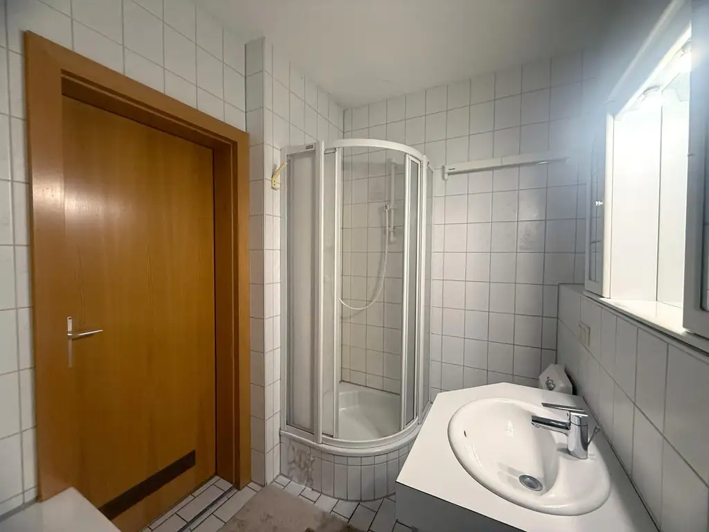 *** Moderne 77m² 3-Zimmer-Wohnung mit Terrasse & Carport – Wohnen im Herzen von Stanz!***