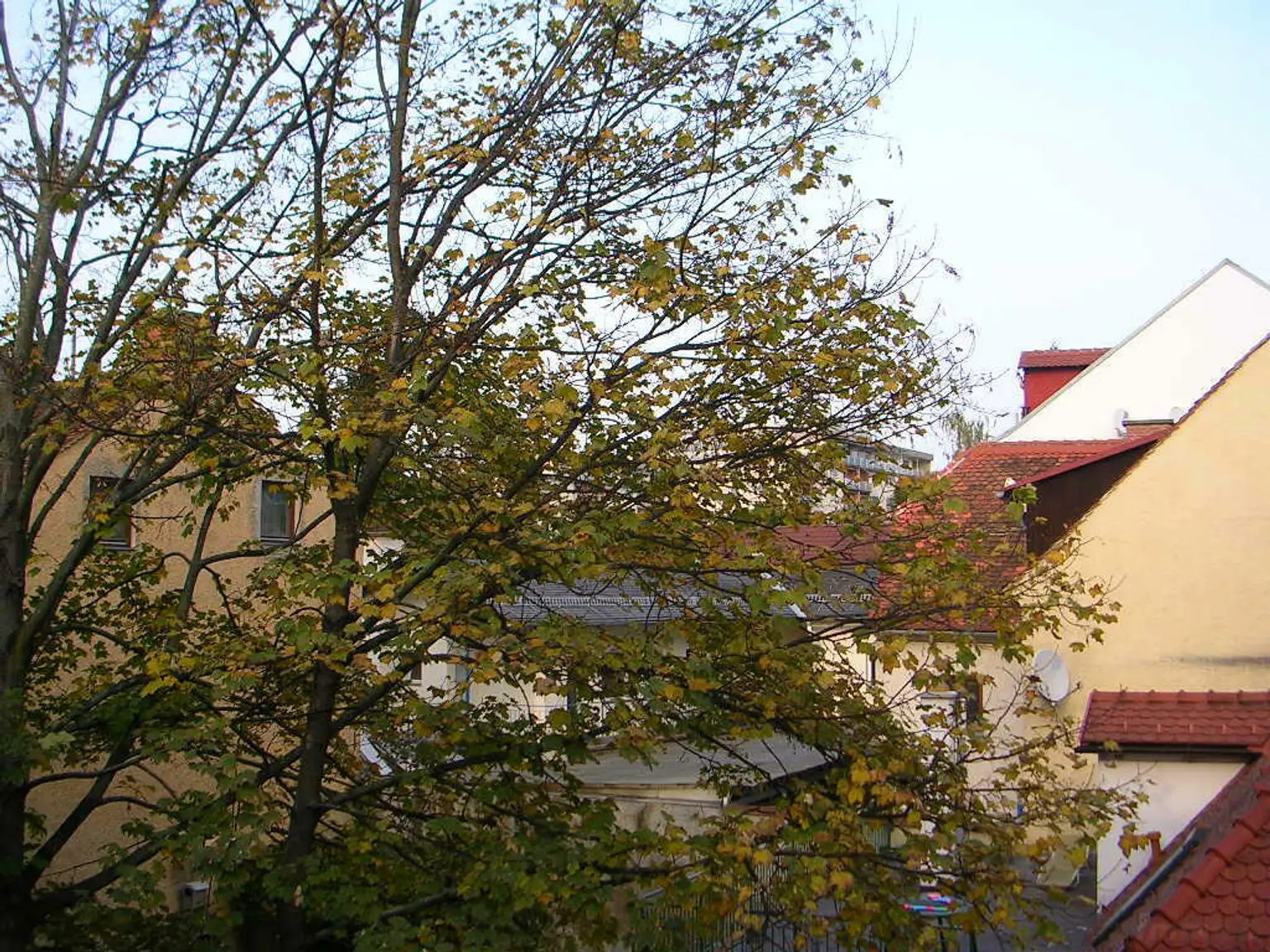 Sofortbezug: Dachgeschosswohnung im 2.OG ohne Lift-mit 2 Bädern und Galerie