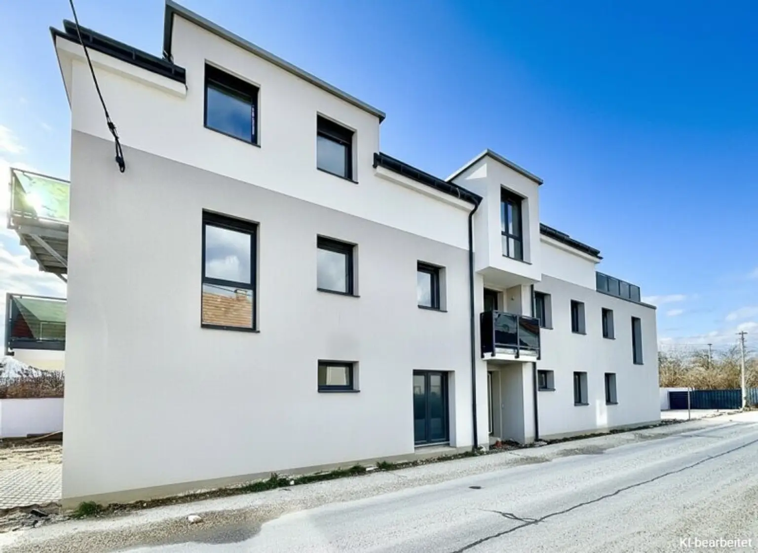 Erstbezugs-NEUBAUPROJEKT I schlüsselfertig I bestandsfrei I 13 Minuten von Wien I Stellplätze I Bahnhofsnähe