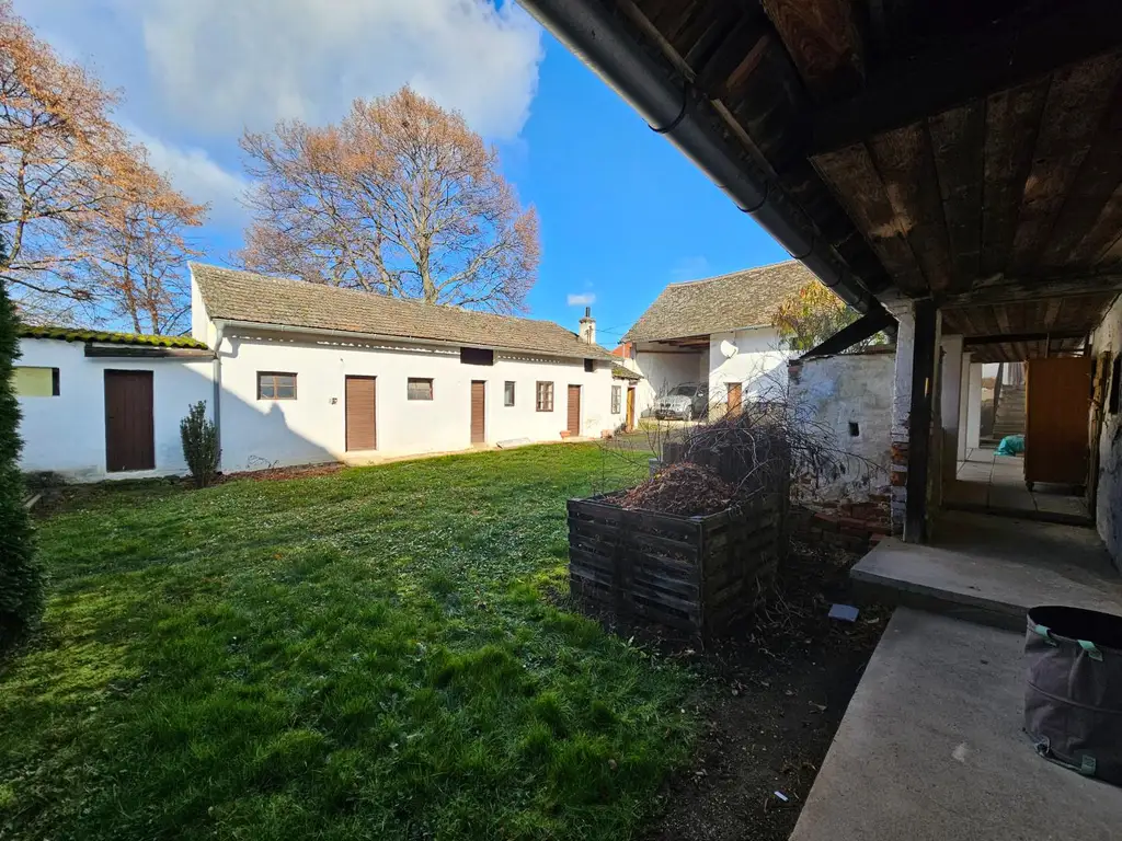 Gepflegtes Haus mit Stadel und Nebenräumen