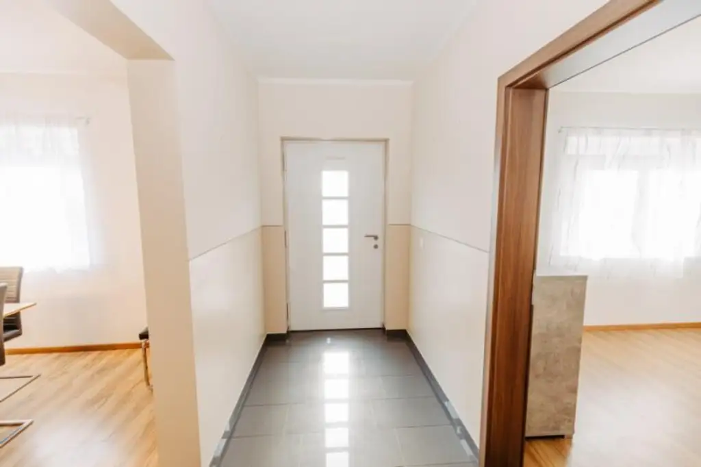 Verträumtes Bauernhaus neu adaptiert (2013) mit Toreinfahrt, Pool, Stadel und Schuppen