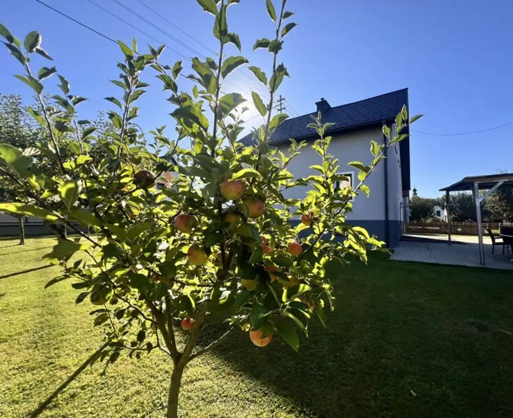 "sonnige Lage - schöner Garten" - Wohnhaus mit Charme in Bestlage
