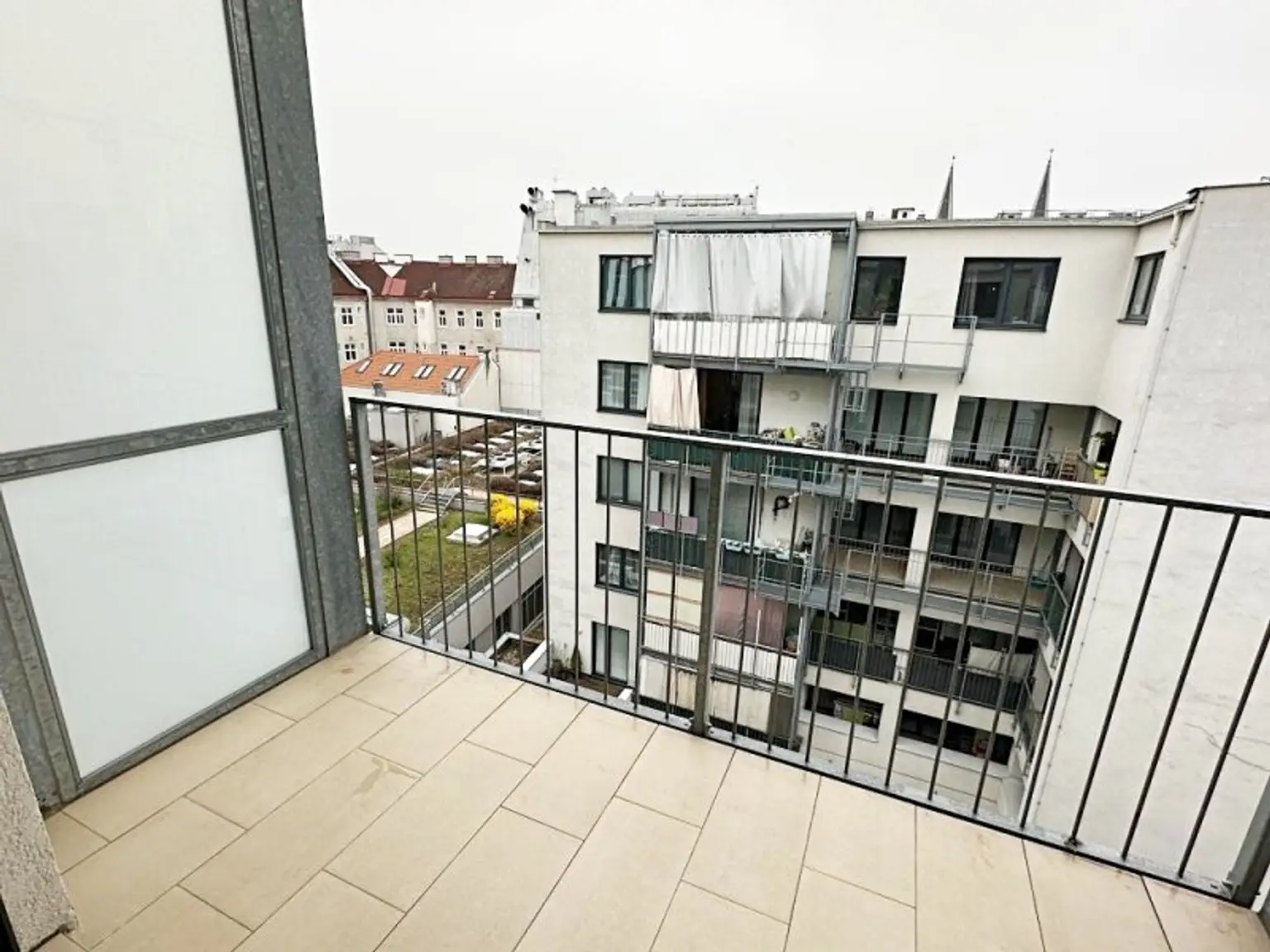 HUMBOLDTPLATZ, U1-NÄHE, 68 m2 Neubau inkl. 4 m2 Loggia, Wohnküche, 1 Zimmer, 3. Liftstock, Humboldtgasse