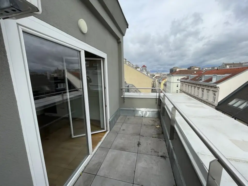 LOFTARTIGE DACHGESCHOSS-WOHNUNG -- 5 ZIMMER -- BALKON/RUHELAGE/KLIMA/U-BAHN -- UNBEFRISTET!