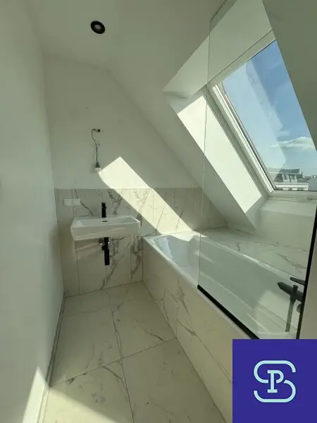 Provisionsfrei: Klimatisierte 73m² DG-Wohnung + 10,2m² Terrasse Nähe Karmelitermarkt - 1020 Wien