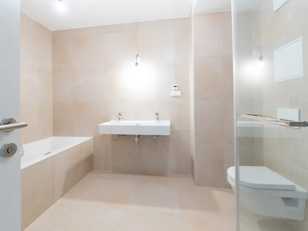 Vielzimmerwohnung für vielseitige Individualisten. 151 m², 5 Zimmer, 2 Terrassen und ganz viel Platz