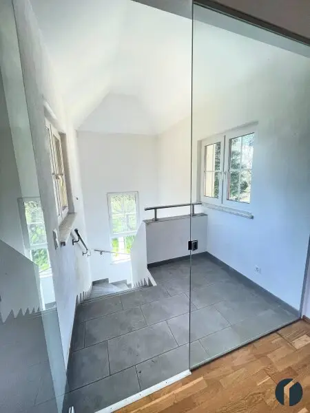 Stiegenhaus, Vorzimmer