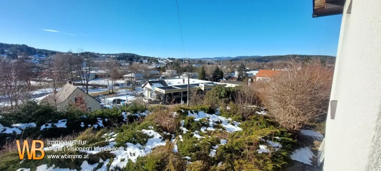 Fernblick 3 Geschoße, über 200m² WNFL + 100m² Lager + 4300m² Eigengrund