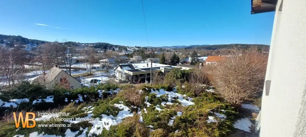 Fernblick 3 Geschoße, über 200m² WNFL + 100m² Lager + 4300m² Eigengrund