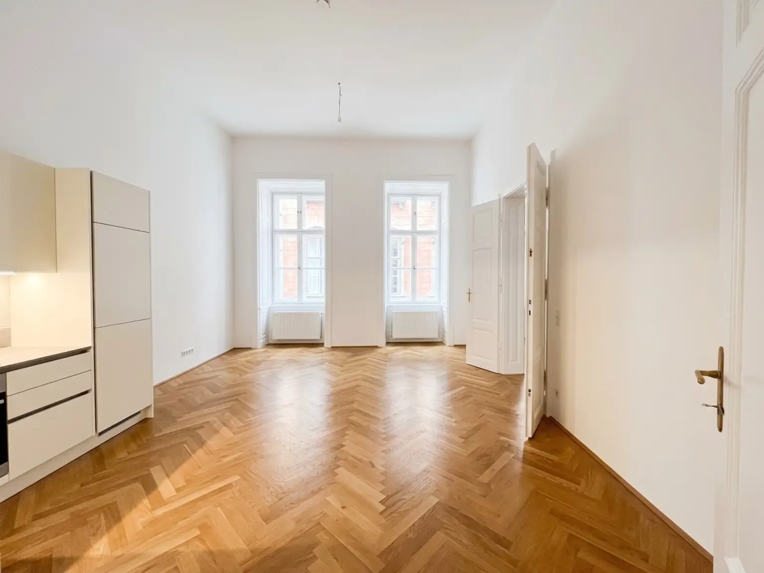 UNBEFRISTET: Charmante 2-Zimmer-Altbauwohnung im Herzen Wiens / Charming apartment in an old-style building in the heart of Vienna