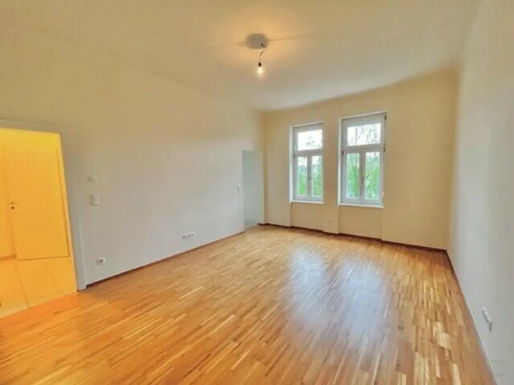 Altbau-Garconniere: Nähe FH-Joanneum im 3.OG ohne Lift - ab 1.12. beziehbar