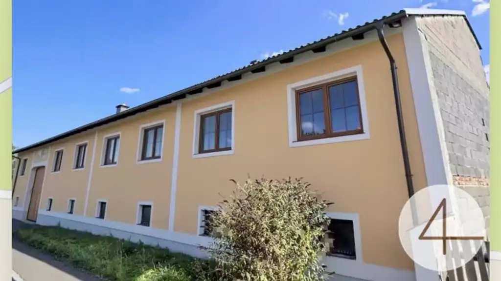 Reitanlage mit Wohngebäude
