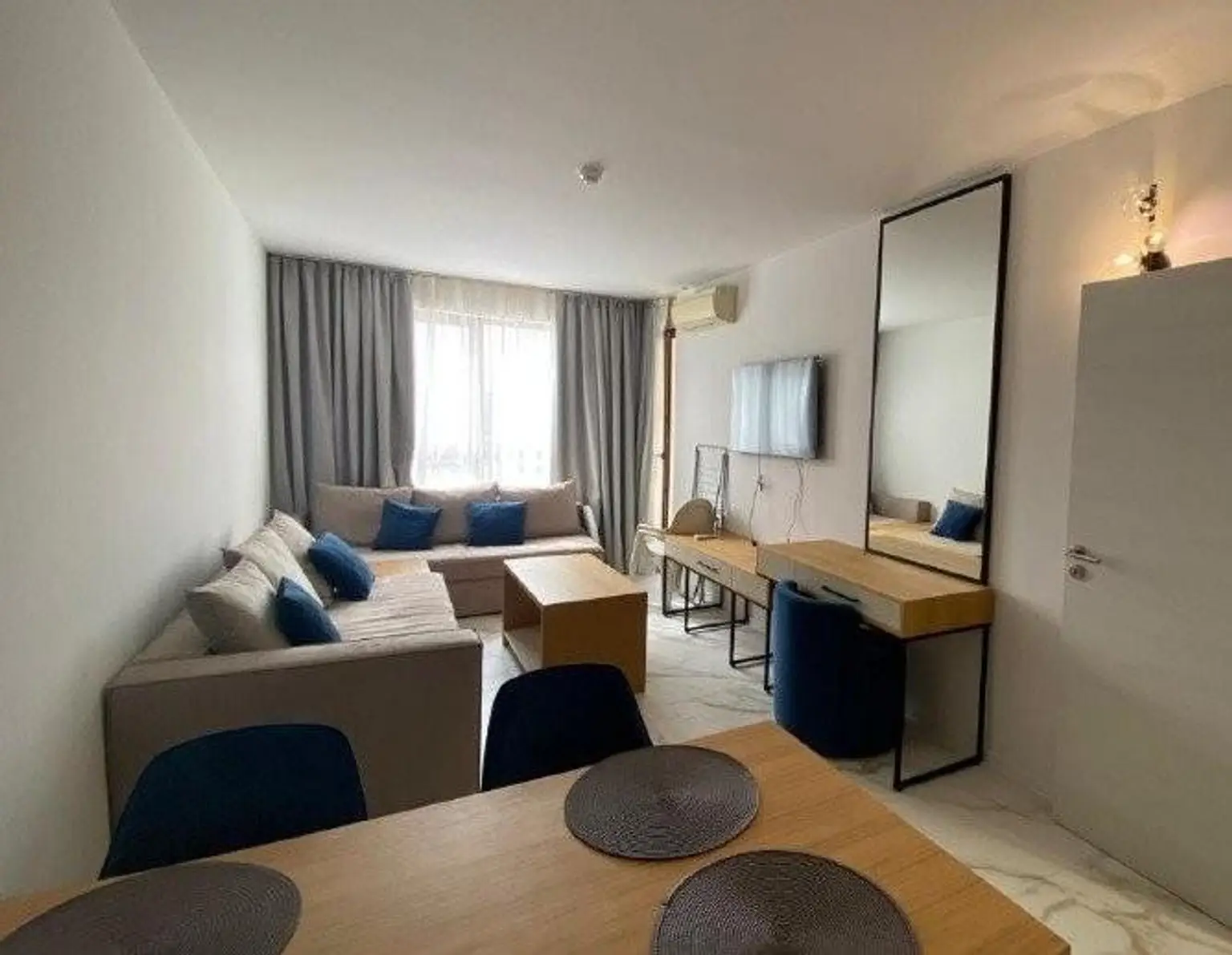 3 Wohnraum Essplatz BG