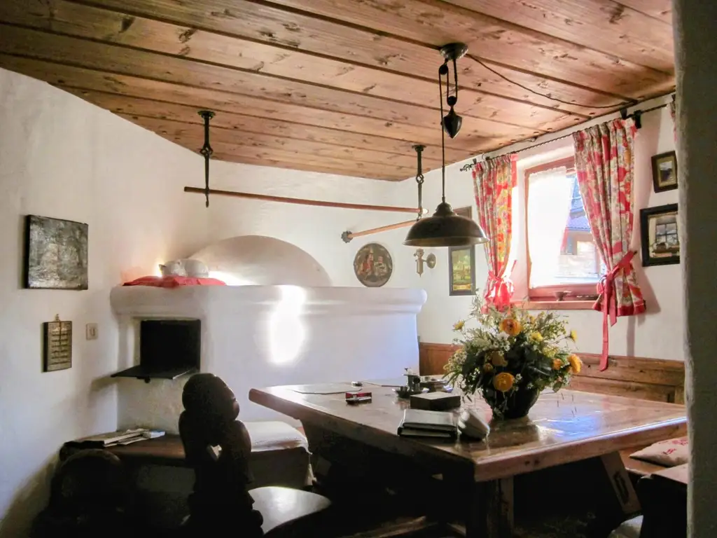Ferienhaus - Liebhaberobjekt - Landhaus mit Hallenbad in wunderbarer Lage
