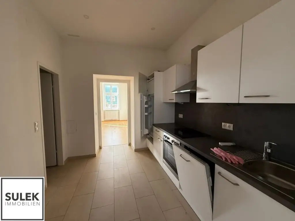 Ganzes Haus zu mieten: 1 Geschäftslokal, 1 Büro, 2 Wohnungen nahe U1