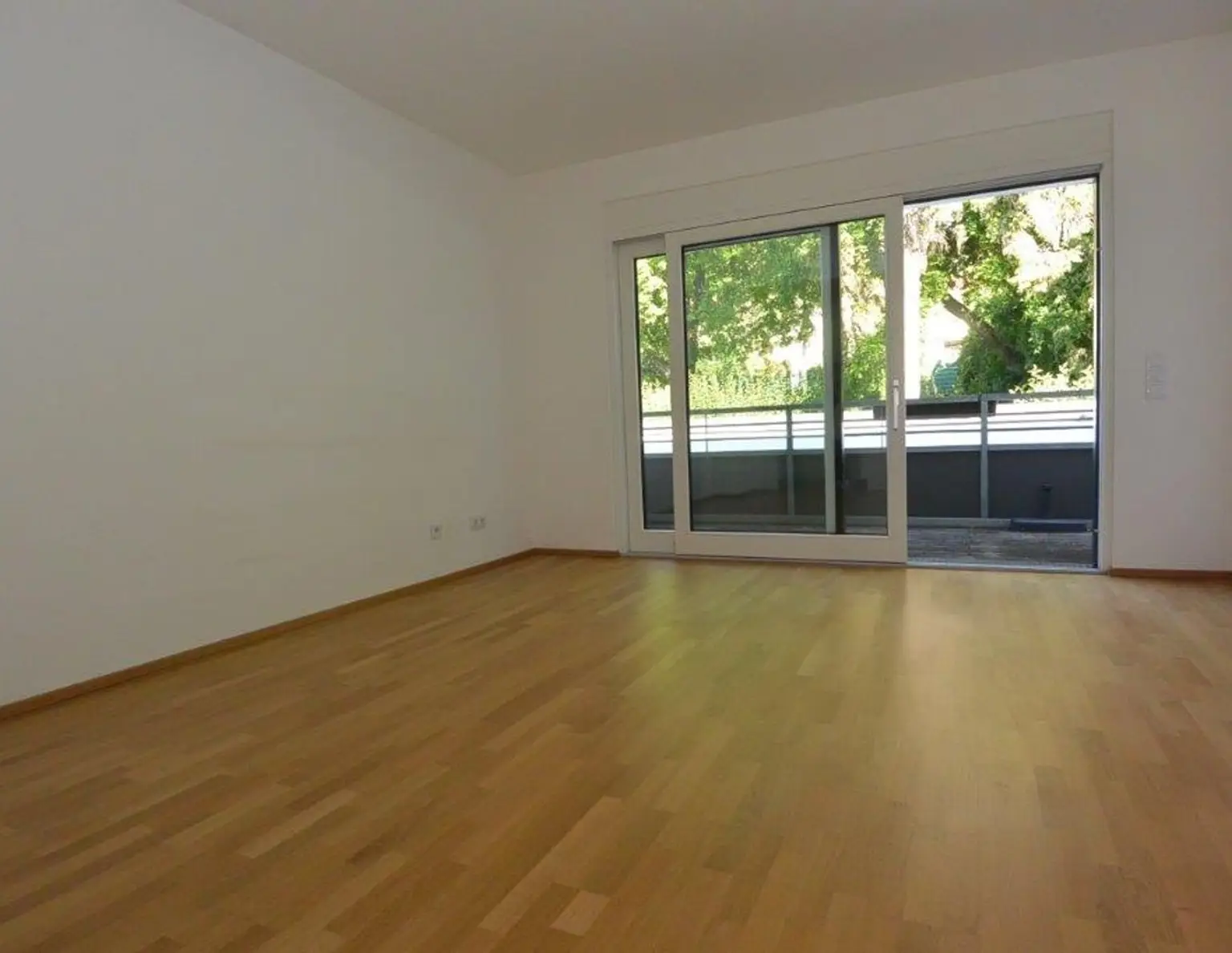 2 Zimmerwohnung inkl. großen Balkon mit Ausblick in die Weingärten von Gumpoldskirchen!