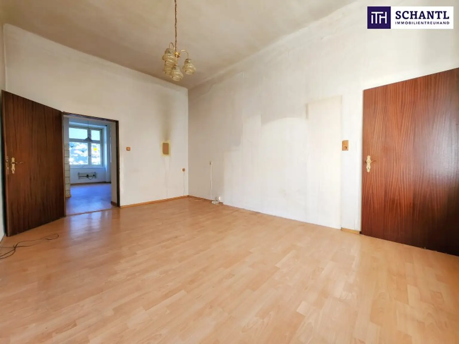 Balkon kommt! – Diese 2-Zimmer-Rarität hat alles: Charme, Licht & Potenzial!