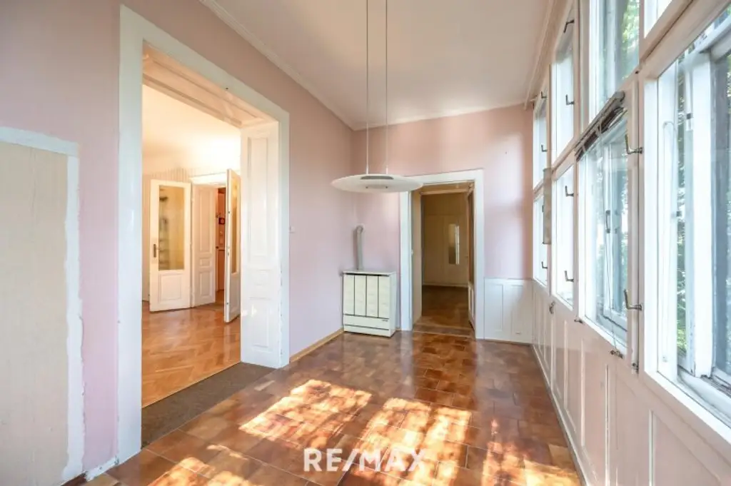 WOHNUNG IN ALTBAU-VILLA | EIGENGARTEN | SANIERUNGSBEDÜRFTIGES JUWEL