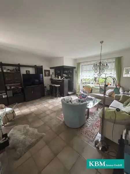 Gepflegtes Haus mit Terrasse in ruhiger Siedlungslage