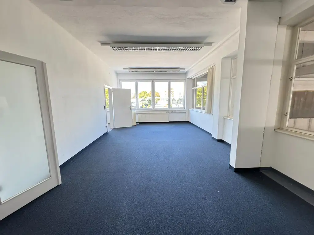 Hallenobjekt mit Büro beim Hauptbahnhof
