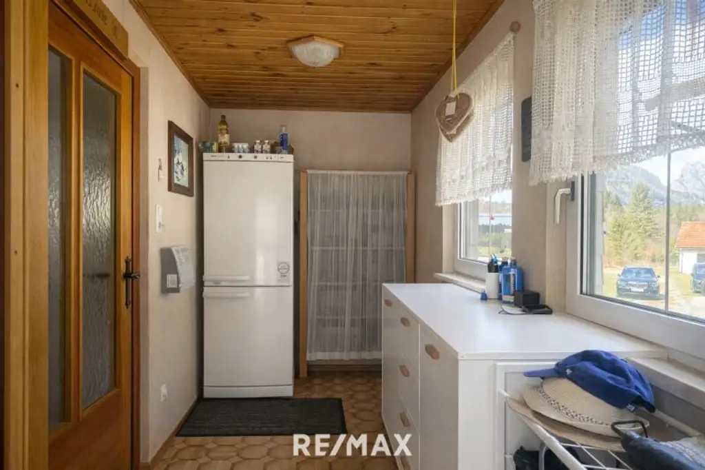 *** Charmantes teilsaniertes Landanwesen mit 10.978 m² Grund – Ruhe, Natur und vielseitige Nutzungsmöglichkeiten nur wenige Minuten zum grünen See ***