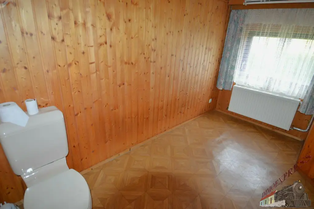 Ein-/ Zweifamilienhaus in ruhiger Aussichtslage