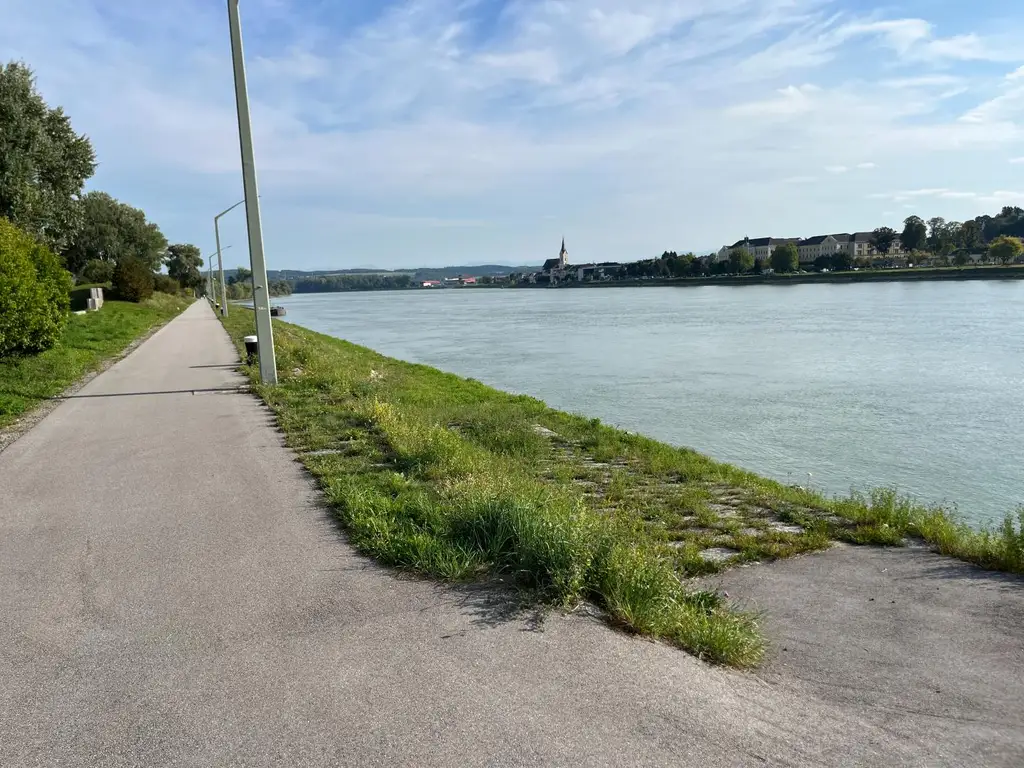 Bieterverfahren - Jetzt anmelden! Idyllisches Haus mit 2 Wohneinheiten in einzigartiger Lage an der Donau Persenbeug Zentrum