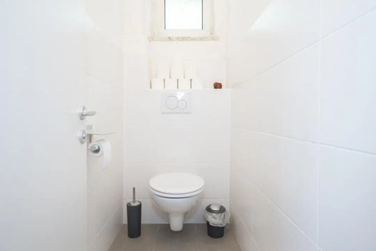 separates WC