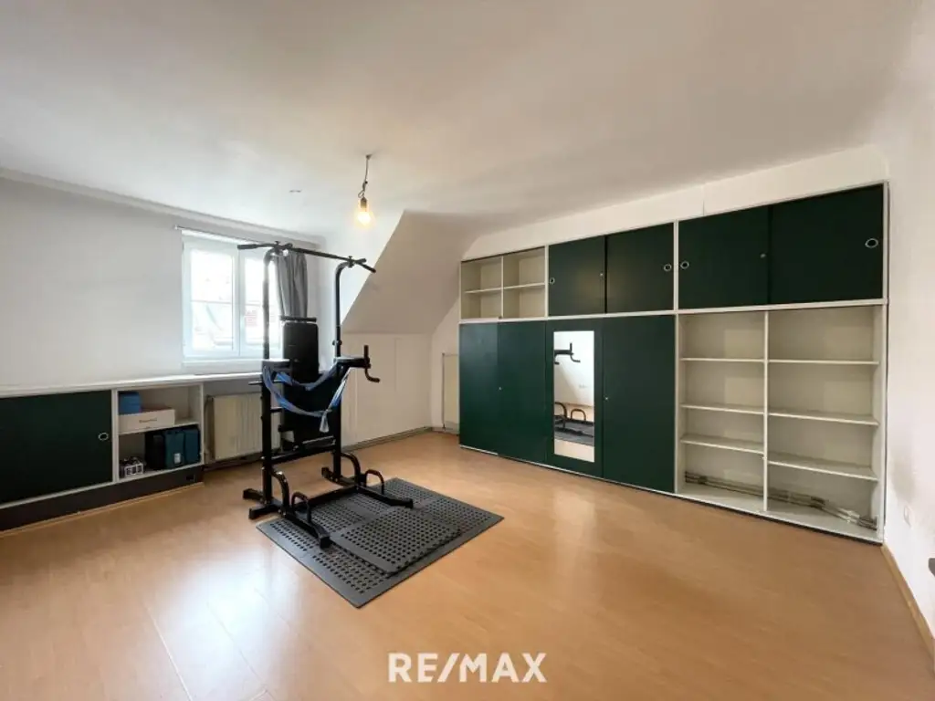 Sanierungsbedürftige DG-Wohnung bei der Währinger Straße/Volksoper