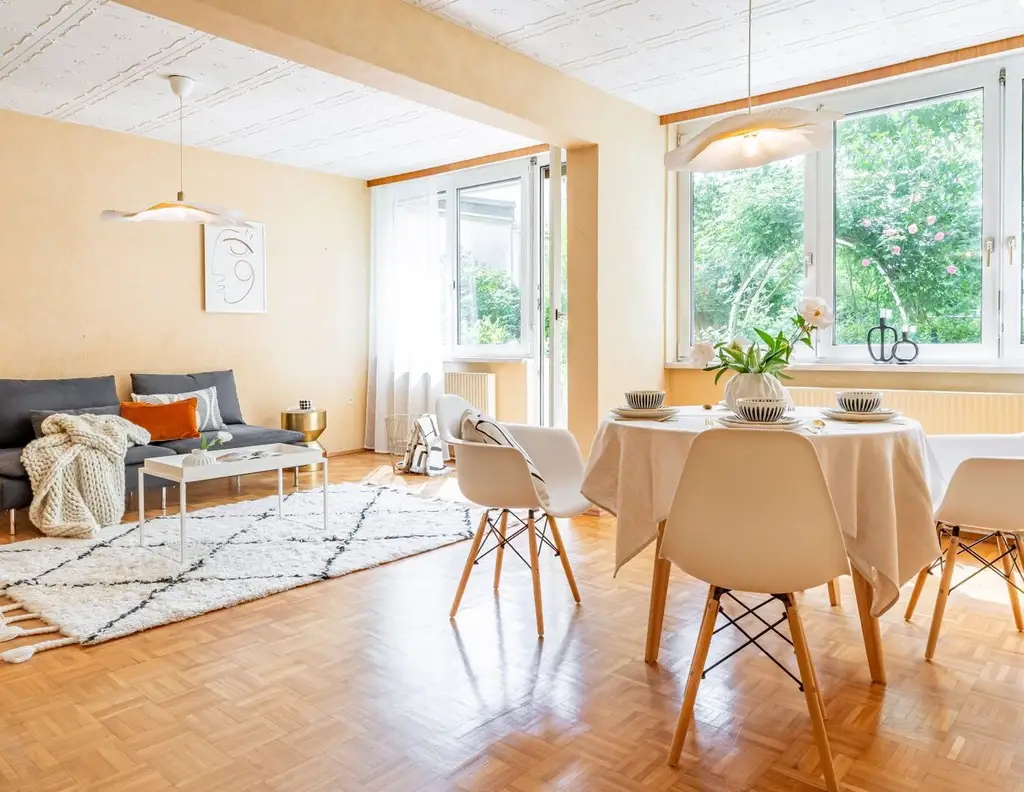 LEONDING: CHARMANTES REIHENHAUS MIT GARTEN, DACHTERRASSE, POOL UND 2 GARAGEN