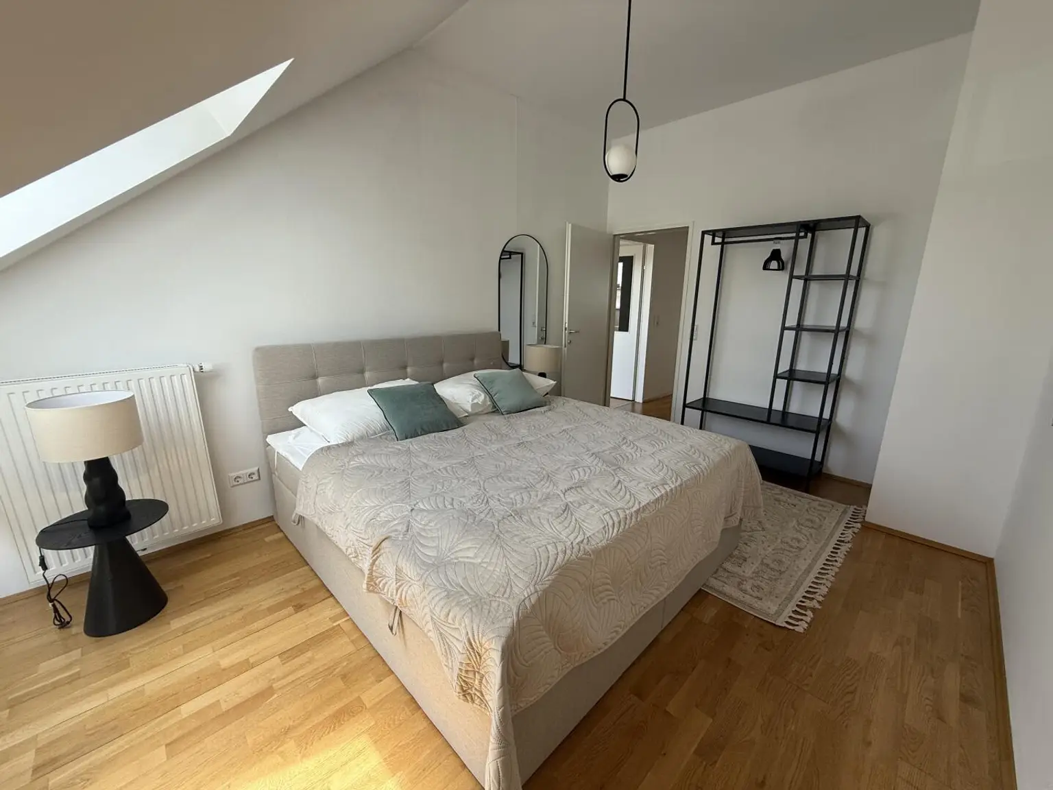 Exklusive Dachgeschoss-Wohnung in Top-Lage mit Terrasse und Schlossbergblick!  ++Videorundgang++