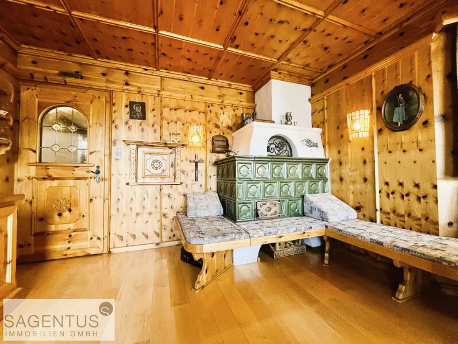 WOHNPERLE in Seefeld: 104m² große 4-Zimmerwohnung mit TIROLER ZIRBENSTUBE und 3 Balkonen fußläufig zum Skigebiet!