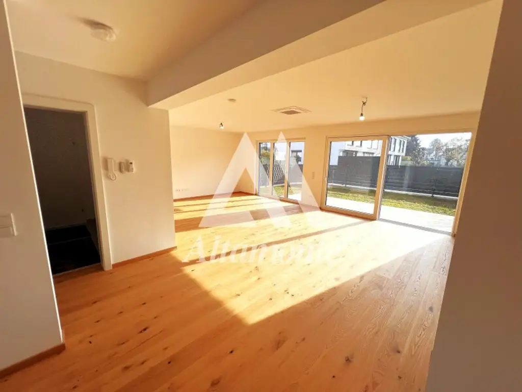 Erstklassiges Wohnen im Erstbezug – Stilvolles Einfamilienhaus in Essling