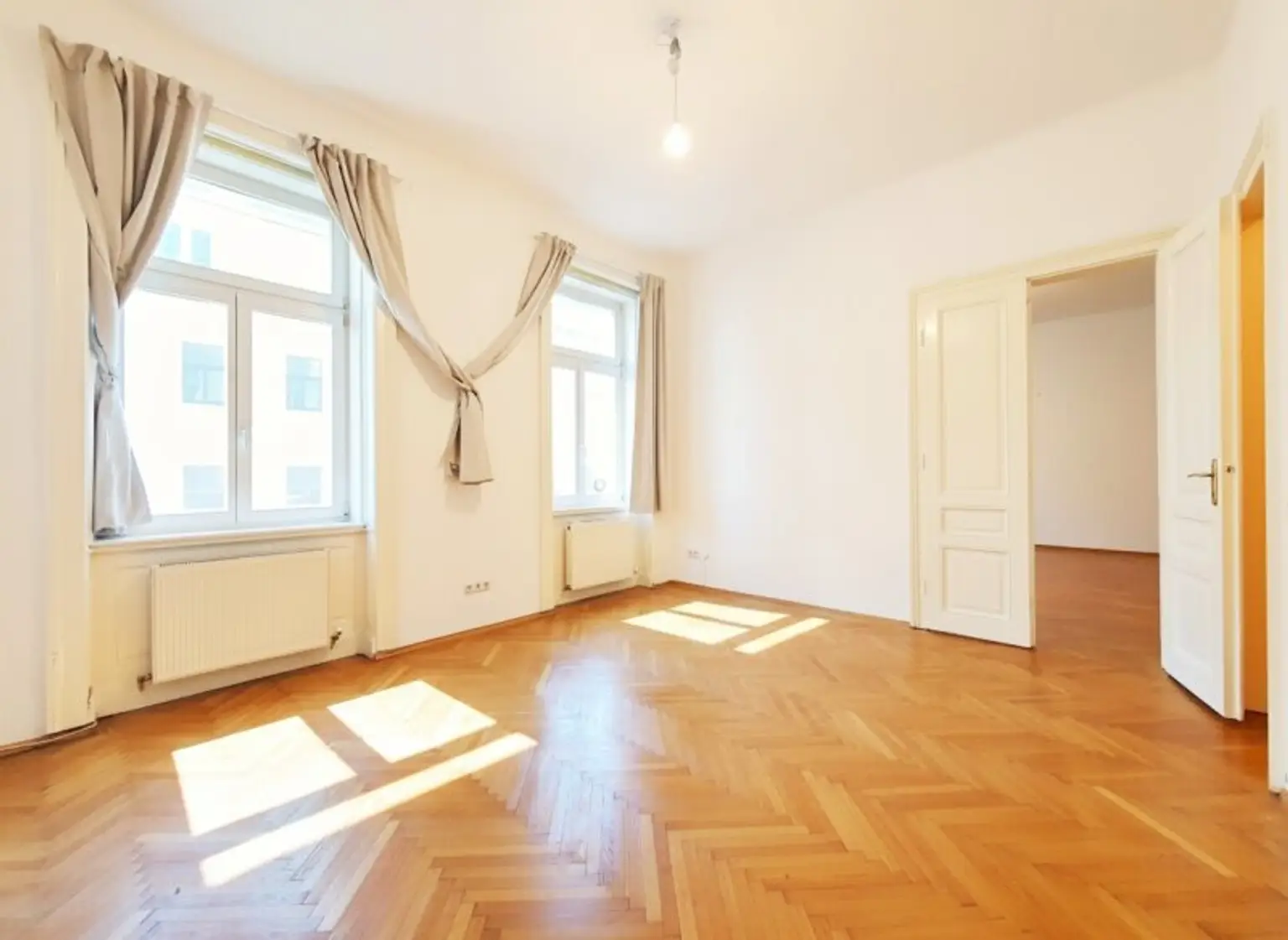 großes Schlafzimmer ca. 20 m²