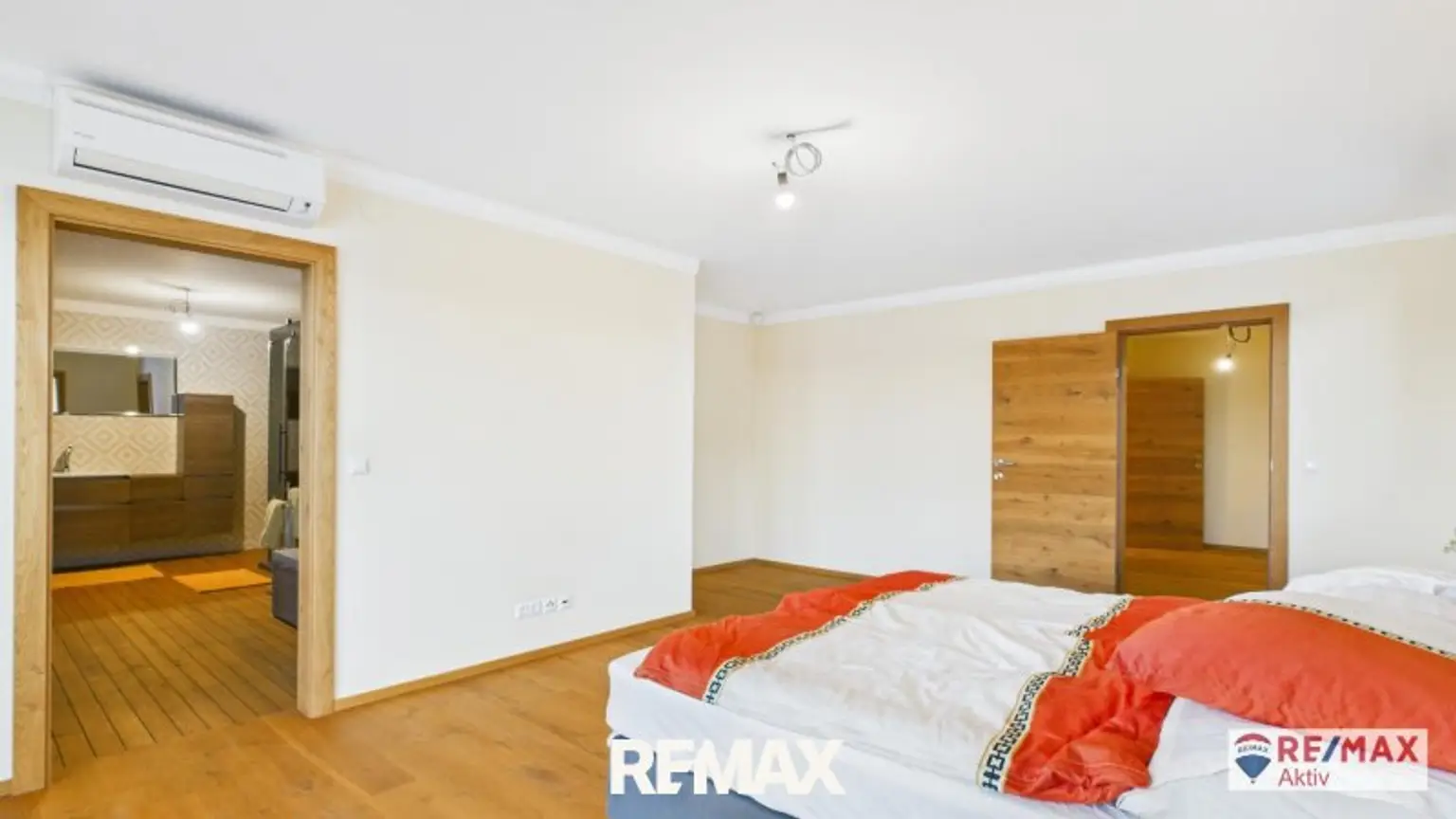 Schlafzimmer 2 OG_2