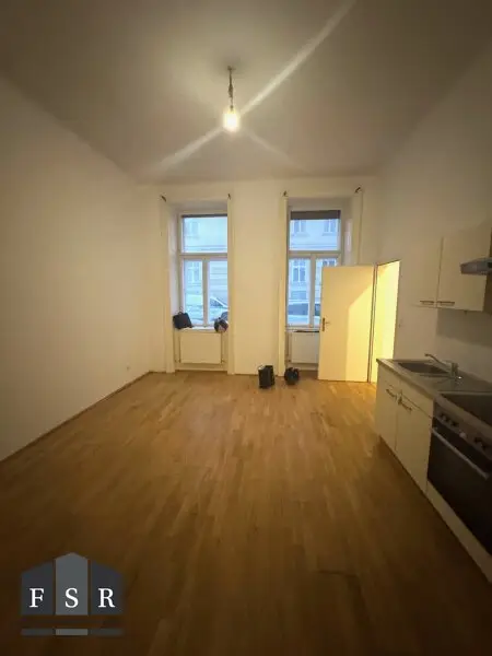 Steinwurf zum Augarten - Nach Ihren Vorstellungen und Bedürfnissen gestalten: Sanierungsbedürftiges strassenseitiges Büro/Praxis/Verkaufsfläche etc. und Wohnung -  Prachtvolles Stilaltbauhaus