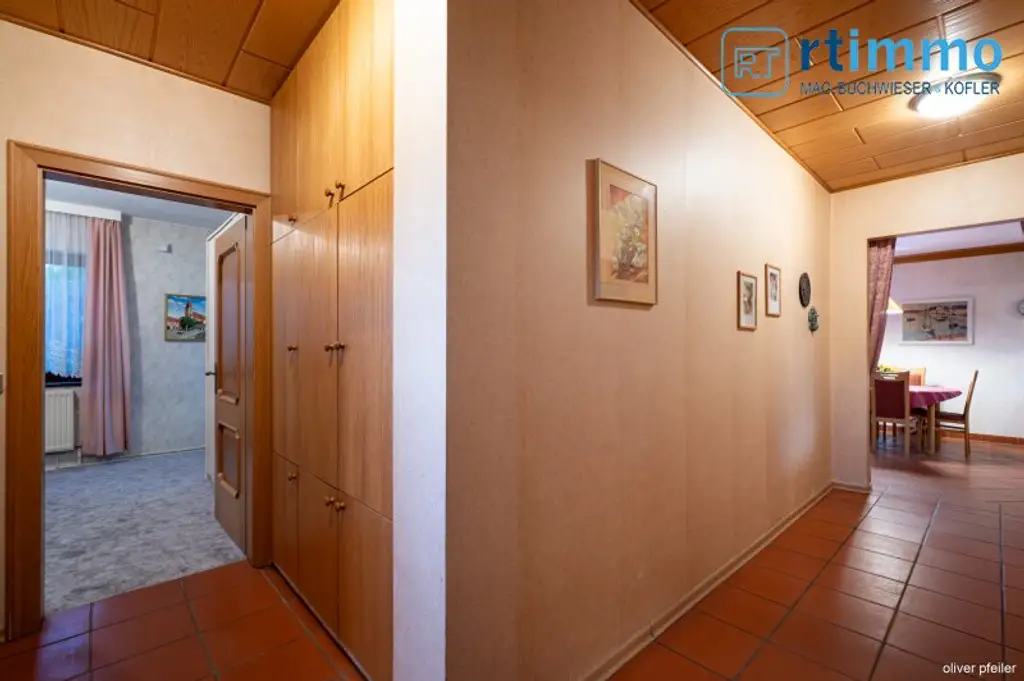 SCHÖNES FAMILIENHAUS mit Wintergarten und Garage in ruhiger Lage zu mieten!