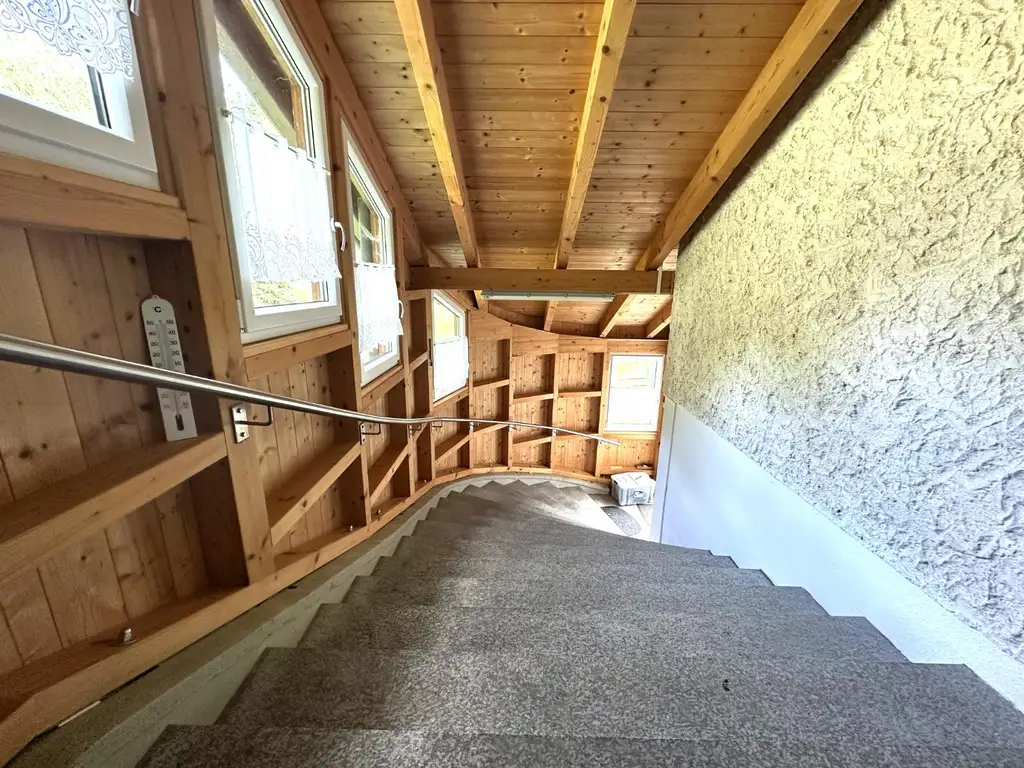 ***Idyllisches Ein- bis Zweifamilienhaus – Natur pur und sofort beziehbar !***