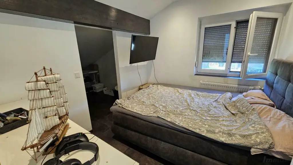 ** Großzügiges & edel saniertes Stadthaus ** Hochwertige Ausstattung ** 3 Bäder ** Einliegerwohnung ** absolute Ruhelage **