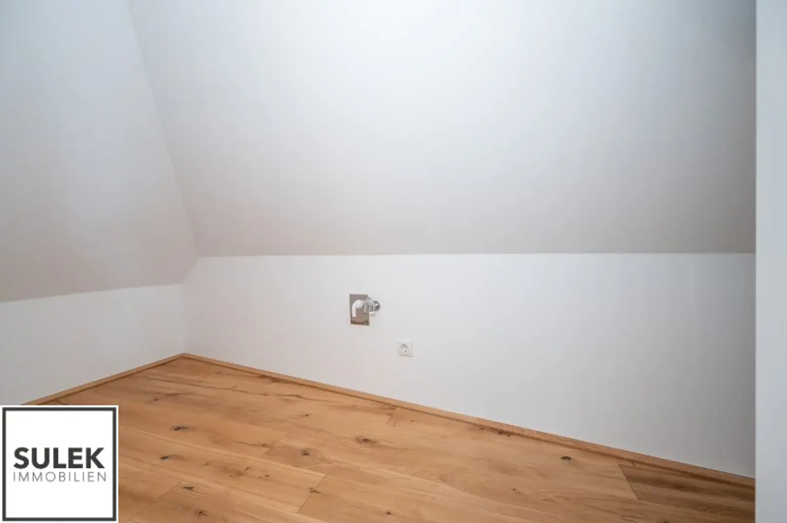 Erstbezug mit weitläufigem & lichtdurchfluteten Wohnbereich, sowie 2 hofseitigen Freiflächen