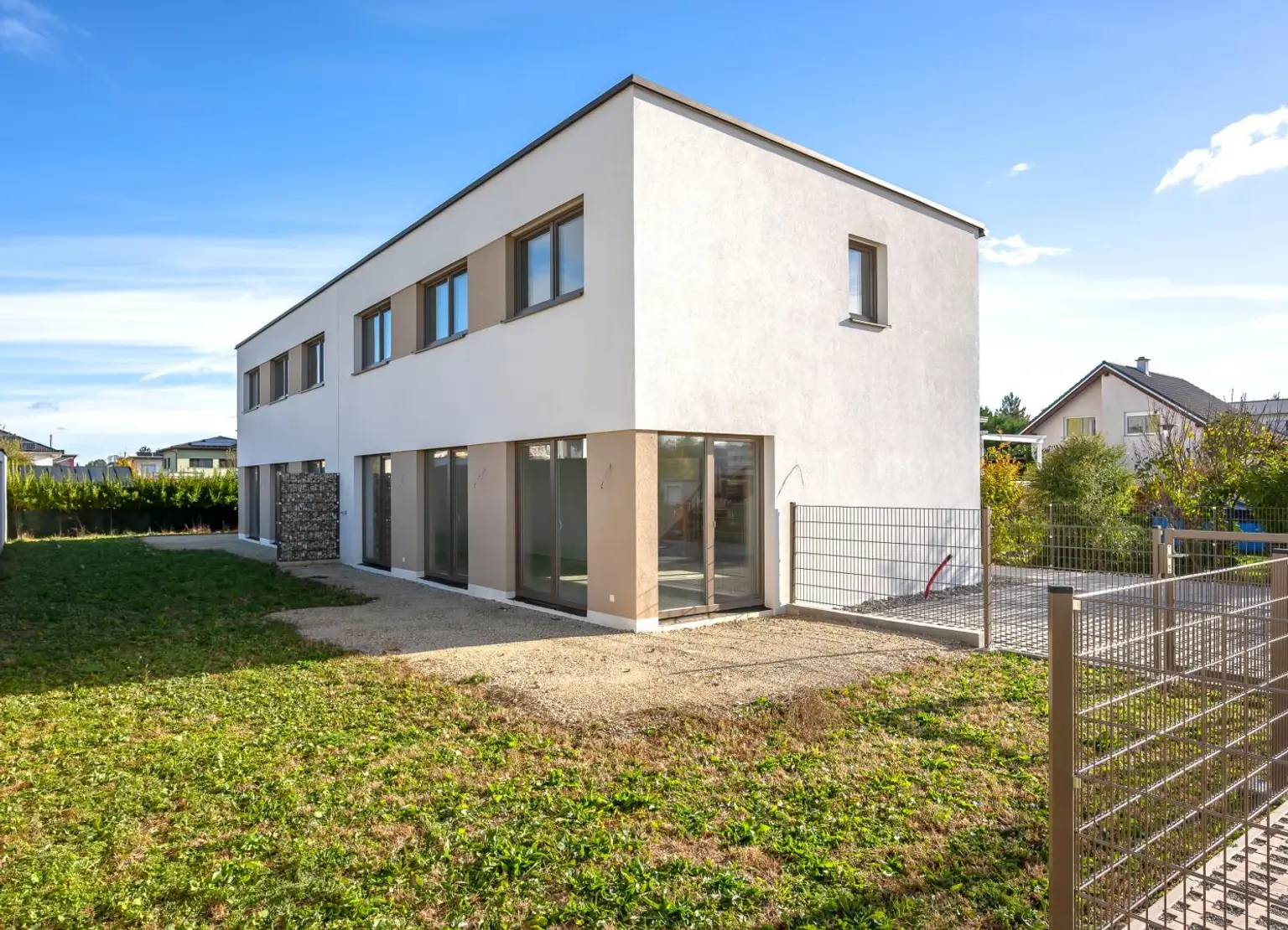 Jetzt oder nie: Einmaliger Preis für Doppelhaushälfte