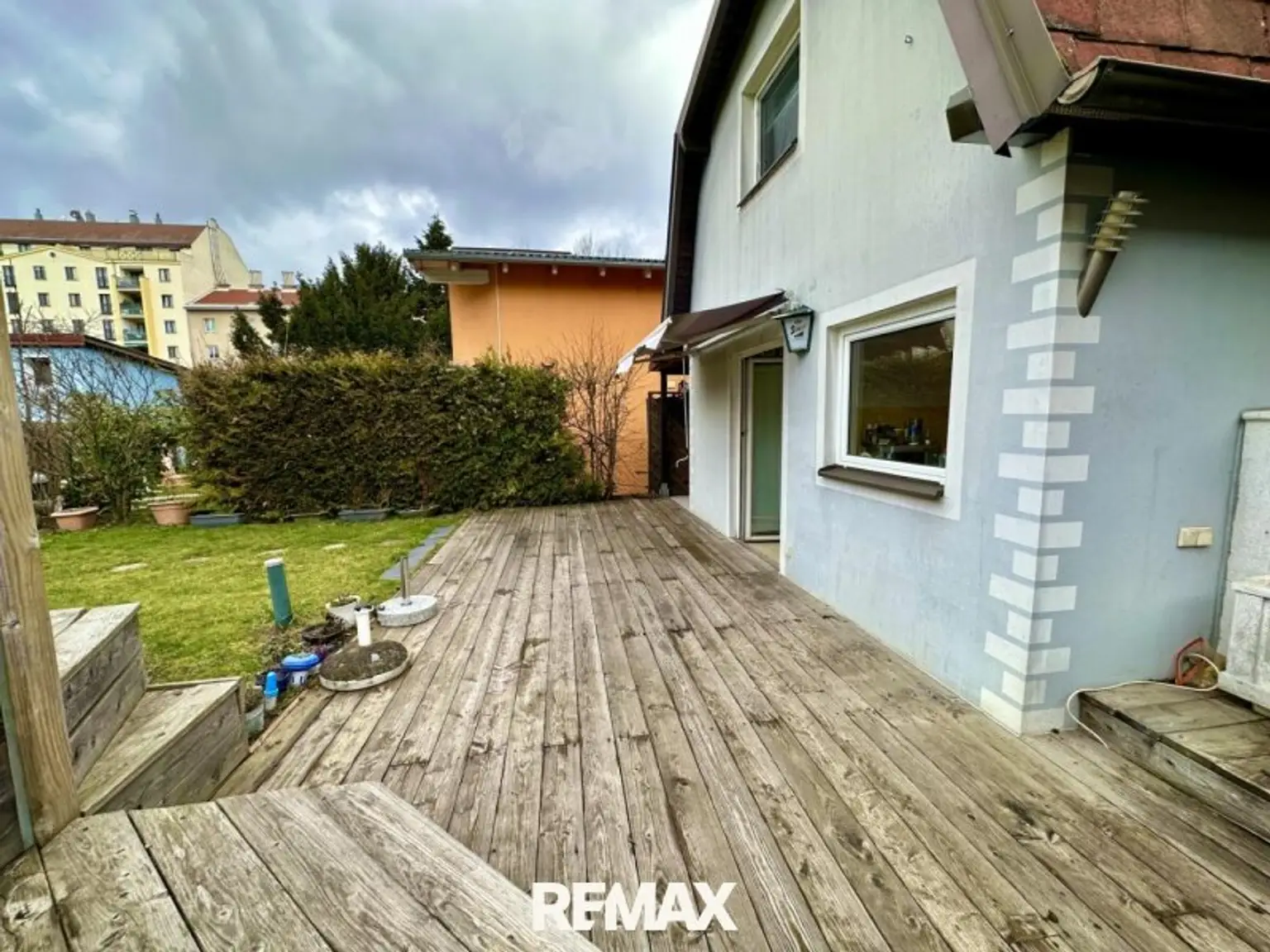 Aussenansicht mit Terrasse