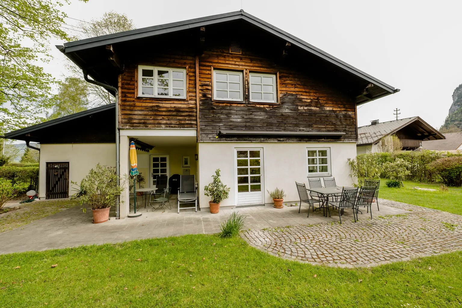 Ihr Zuhause am Mondsee – charmanter Altbau auf großzügigem Sonnengrundstück