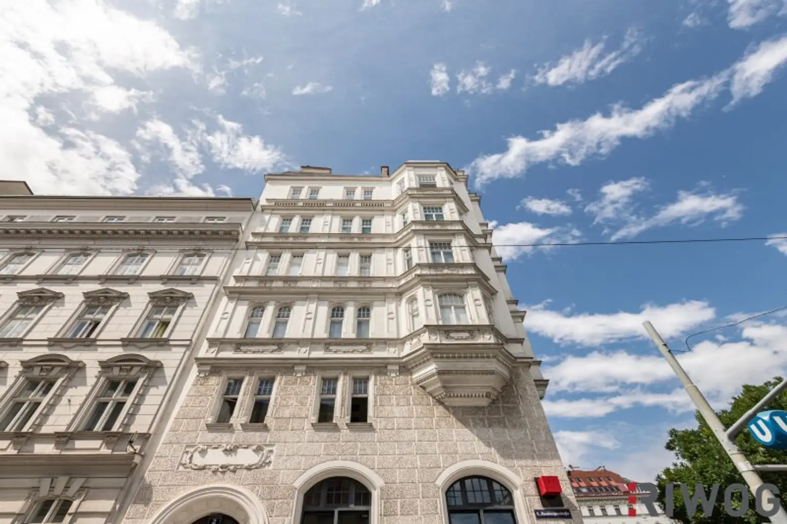 Einmalige Dachgeschosswohnung am Naschmarkt – Mit Vision veredelbar zum 215 m² PENTHOUSE-Juwel mit einmaligen 360°-Blick über Wien