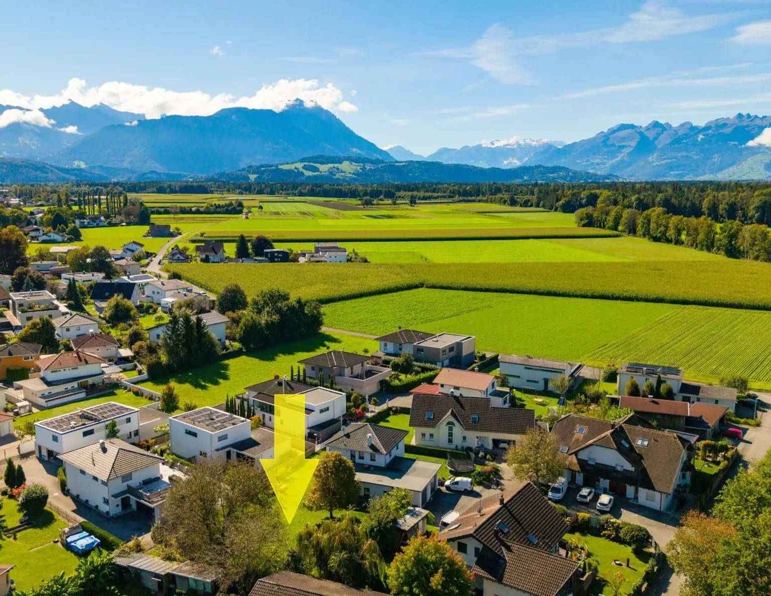 Grenznah & ruhig - Teilbares Grundstück