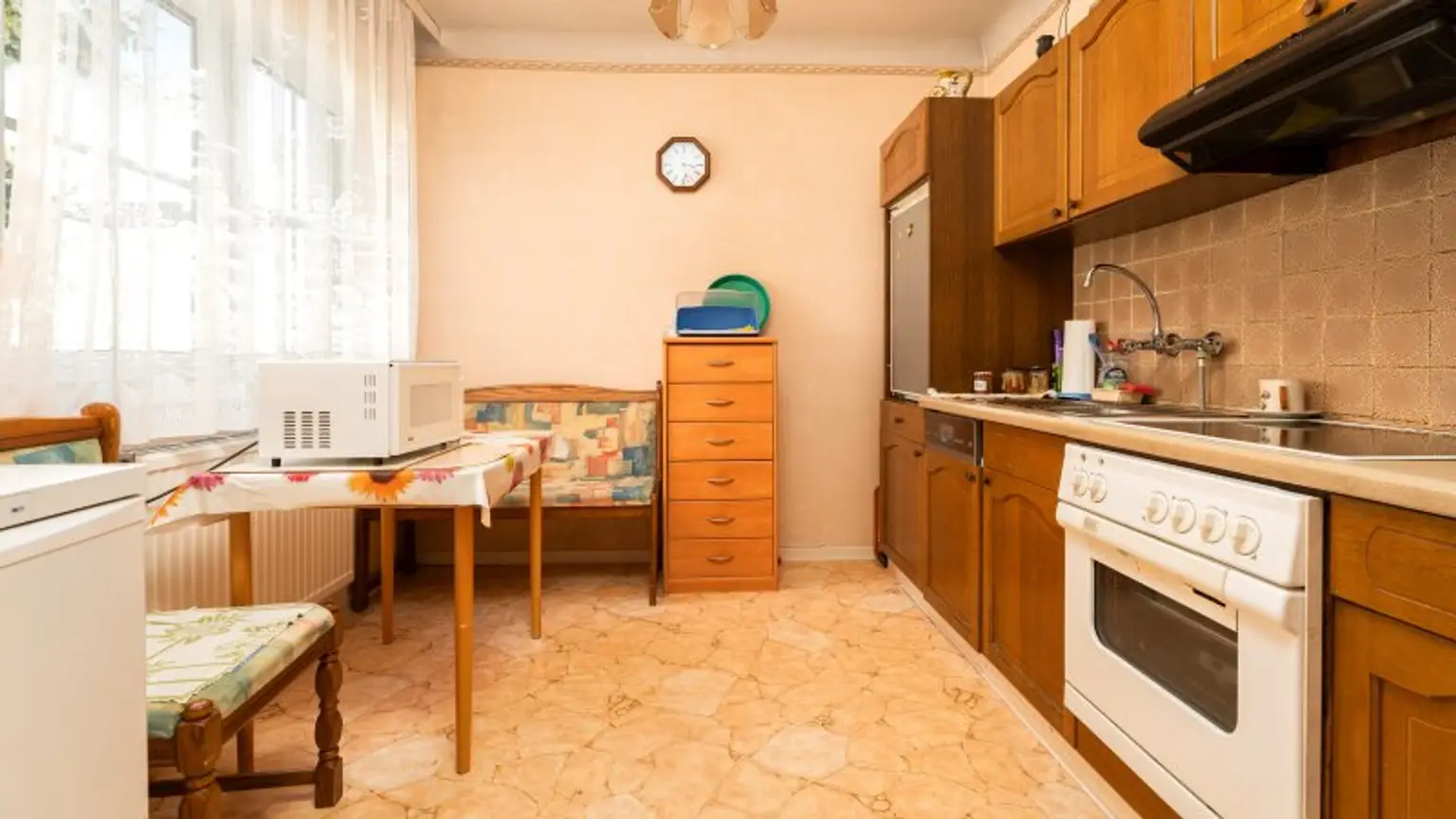 Sanierungsbedürftiges Haus in Untersiebenbrunn! Rohdachboden mit Ausbaupotential!